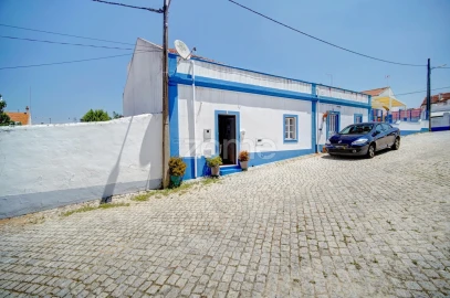 Moradia T3 para Venda em Nossa Senhora da Vila, Nossa Senhora do Bispo e Silveiras