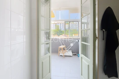 Apartamento T3 para Venda em Sé Nova, Santa Cruz, Almedina e São Bartolomeu