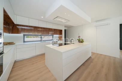 Moradia T3 para Venda em Vila de Prado