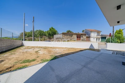 Moradia T3 para Venda em Vila de Prado