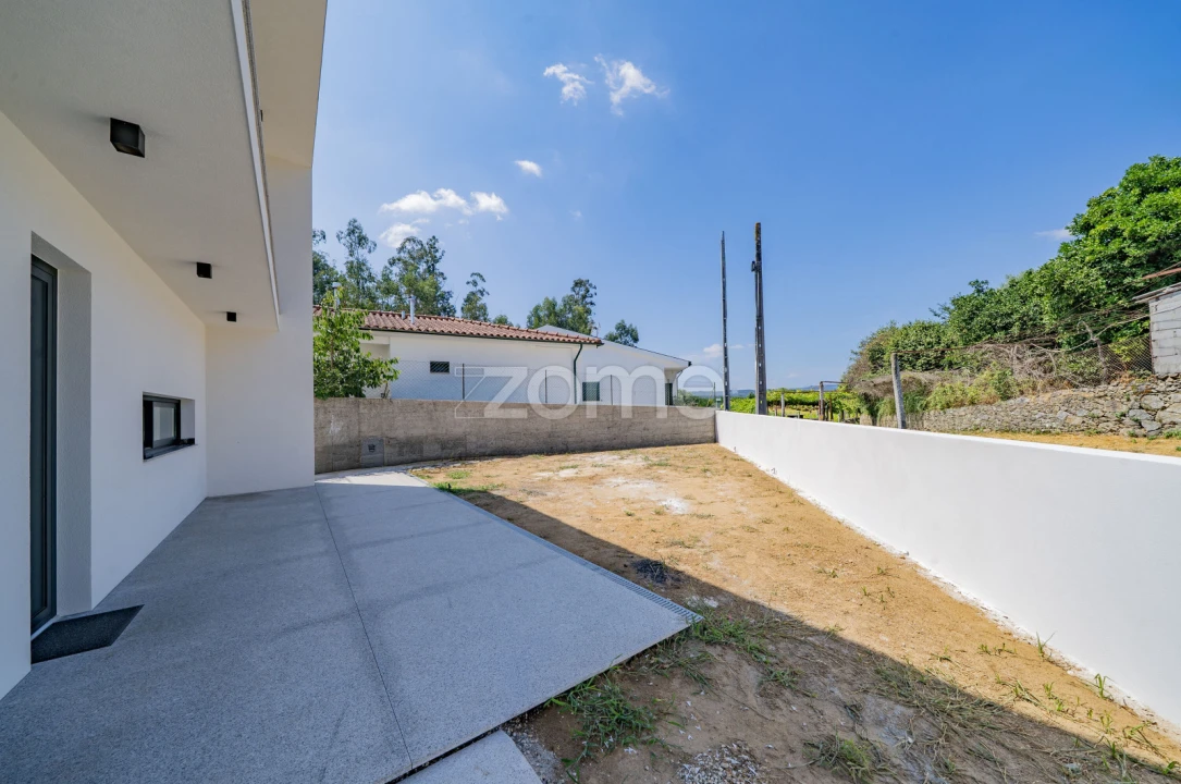 Moradia T3 para Venda em Vila de Prado Foto 29