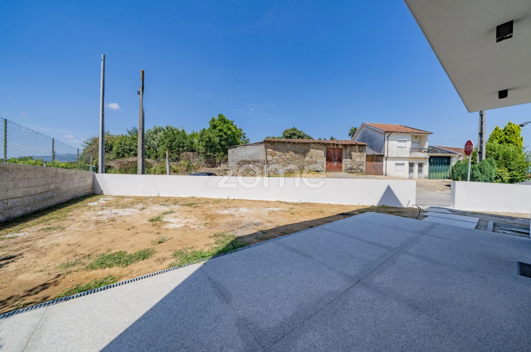 Moradia T3 para Venda em Vila de Prado Foto 30