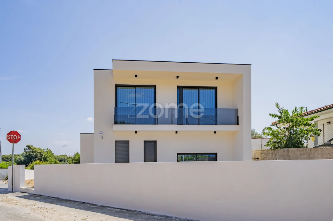 Moradia T3 para Venda em Vila de Prado Foto 31