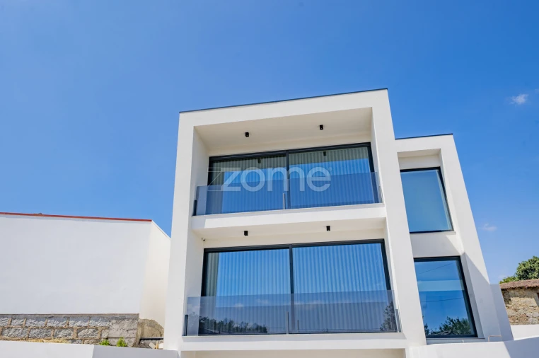 Moradia T3 para Venda em Vila de Prado Foto 3