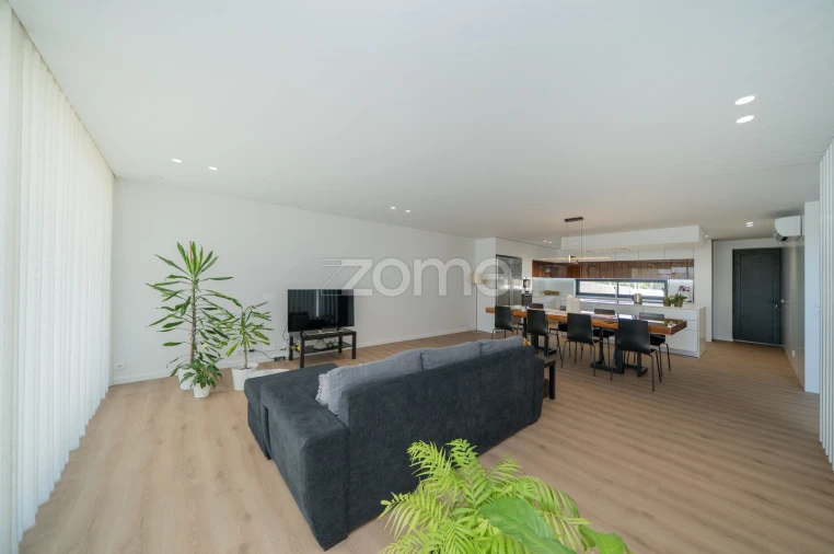 Moradia T3 para Venda em Vila de Prado Foto 8