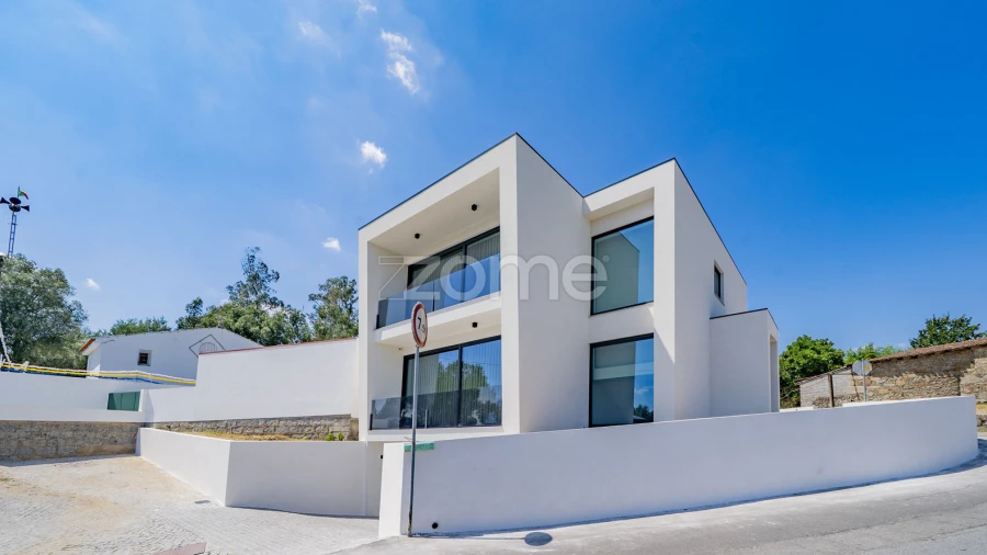 Moradia T3 para Venda em Vila de Prado