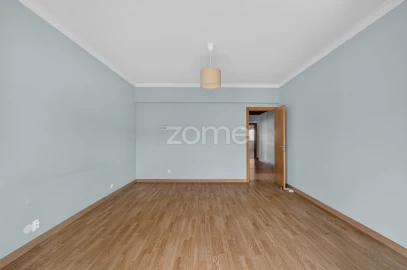 Apartamento T2 para Venda em Loures