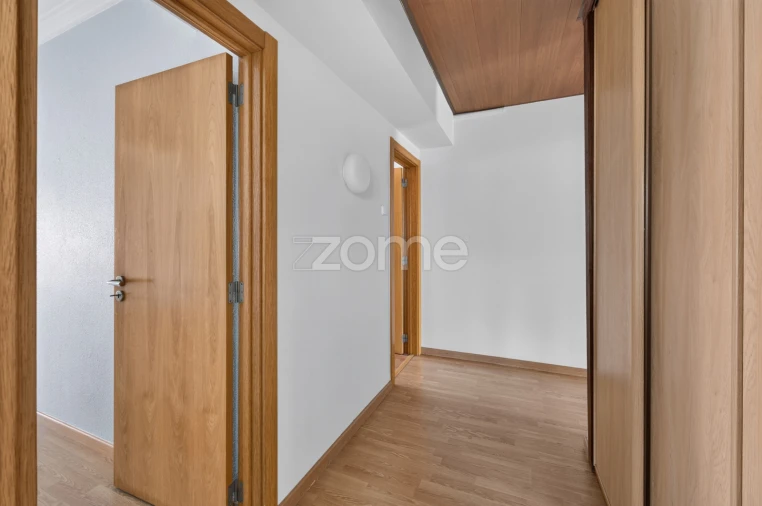 Apartamento T2 para Venda em Loures Foto 16