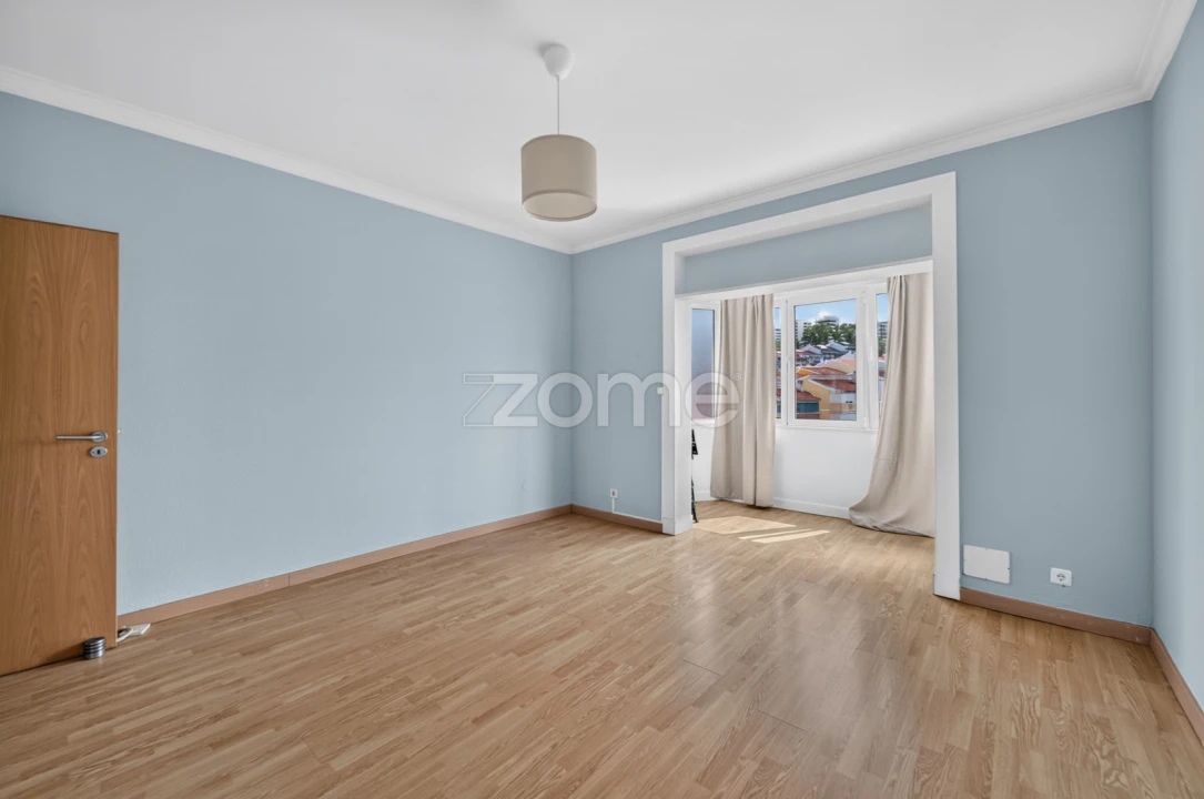 Apartamento T2 para Venda em Loures Foto 1