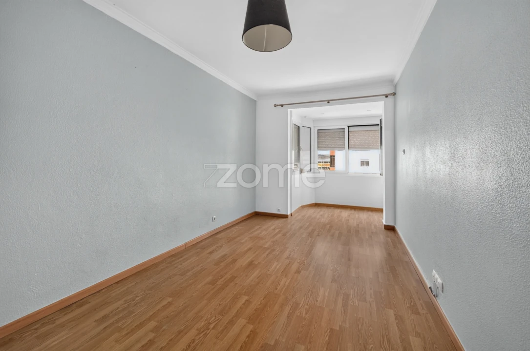 Apartamento T2 para Venda em Loures Foto 2