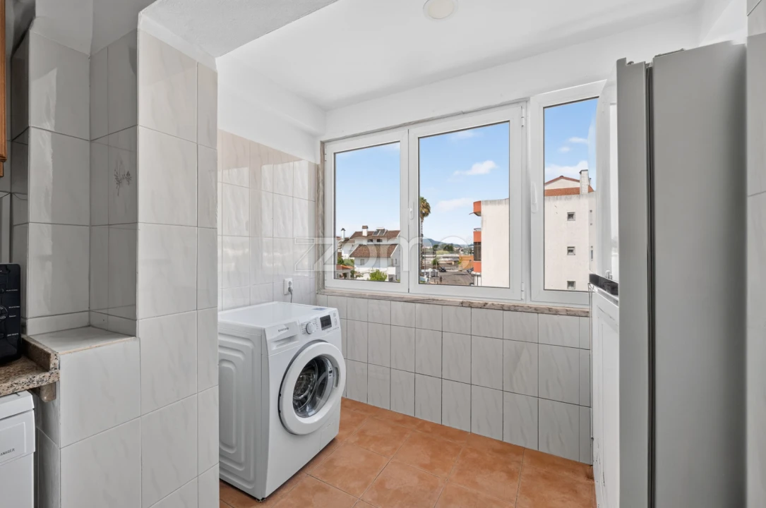 Apartamento T2 para Venda em Loures Foto 14