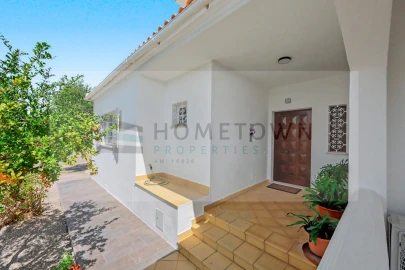 Moradia T5 para Venda em Loule (São Sebastião)