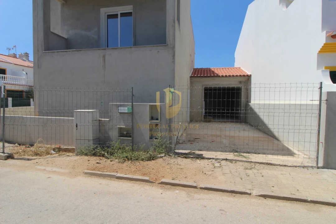 Moradia T3 para Venda em Altura Foto 3