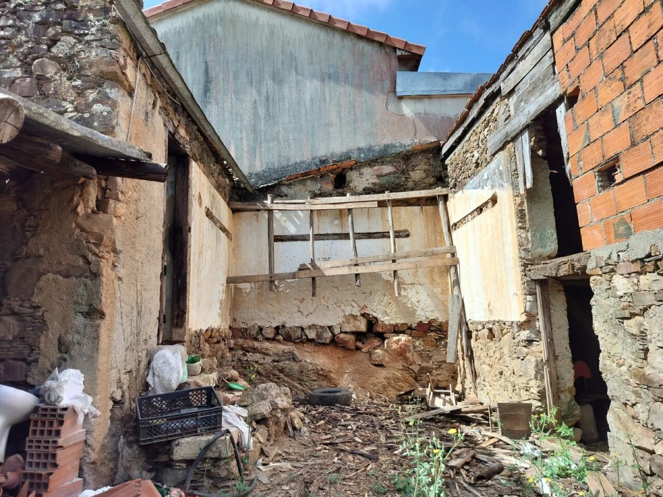 Moradia T0 para Venda em Carvalho Foto 5
