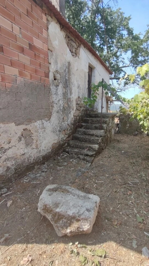 Moradia T2 para Venda em Prado e Remoães