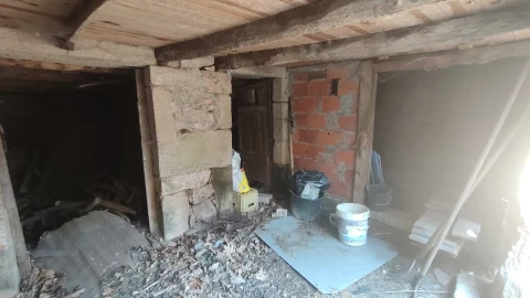 Moradia T2 para Venda em Prado e Remoães