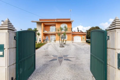 Moradia T5 para Venda em A dos Cunhados e Maceira