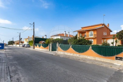 Moradia T5 para Venda em A dos Cunhados e Maceira
