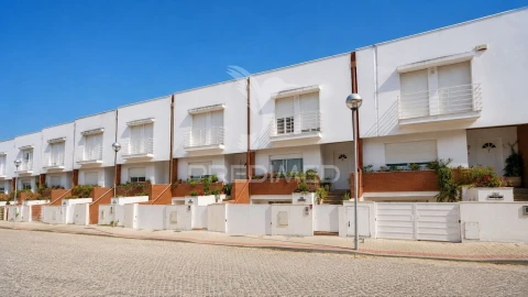 Moradia T4 para Venda em Arcozelo