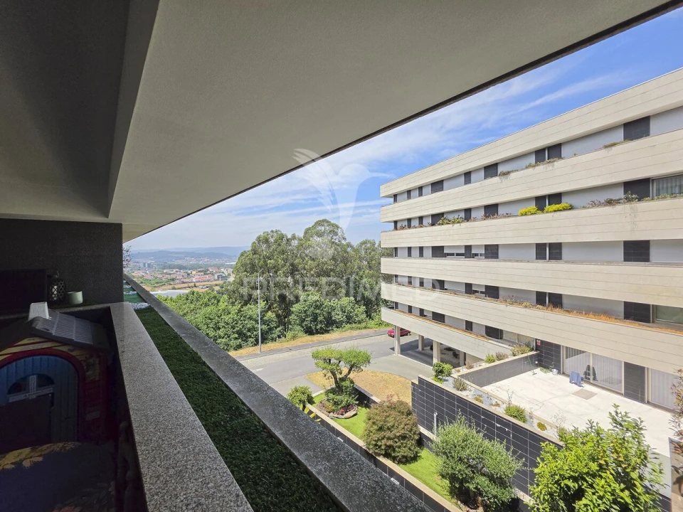 Apartamento T2 para Venda em Urgezes Foto 31