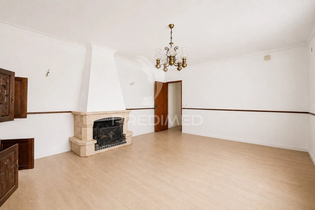 Apartamento T2 para Venda em Alcobaça e Vestiaria Foto 2
