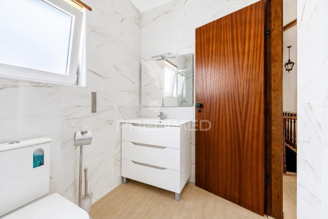 Apartamento T2 para Venda em Alcobaça e Vestiaria Foto 12
