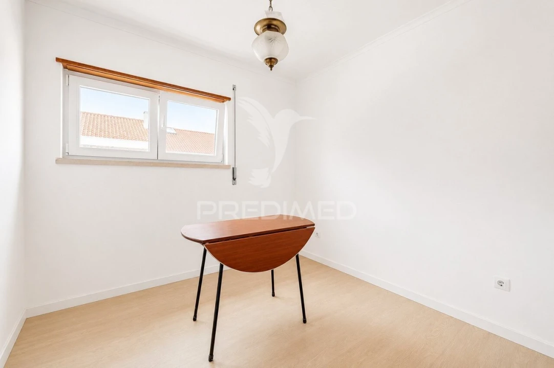 Apartamento T2 para Venda em Alcobaça e Vestiaria Foto 9