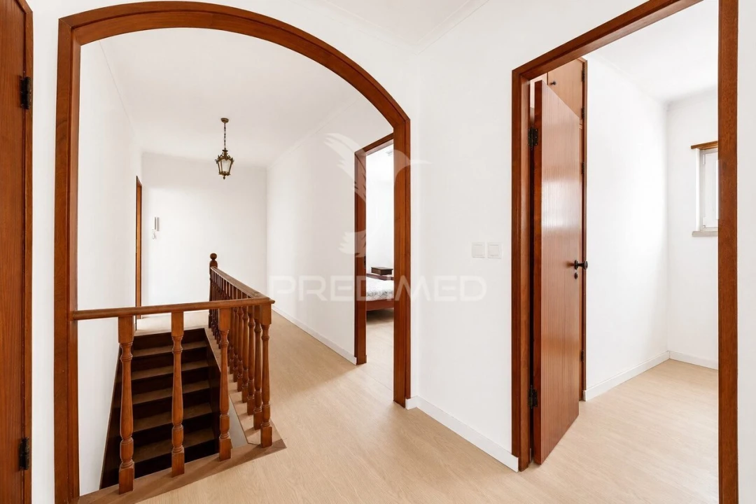 Apartamento T2 para Venda em Alcobaça e Vestiaria Foto 8