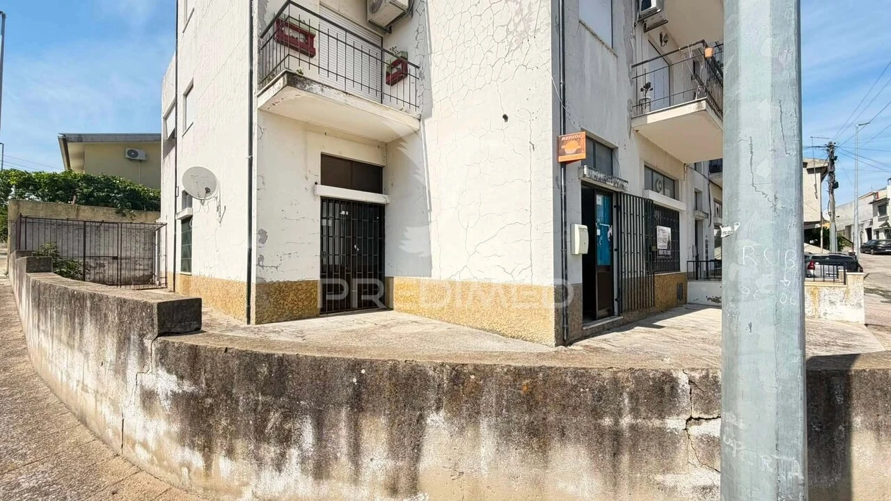Loja para Venda em Mirandela Foto 1