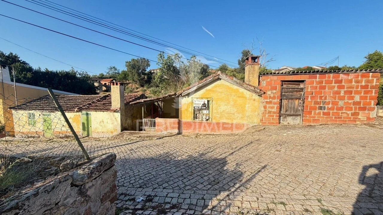 Moradia T6 para Venda em Avantos e Romeu Foto 1
