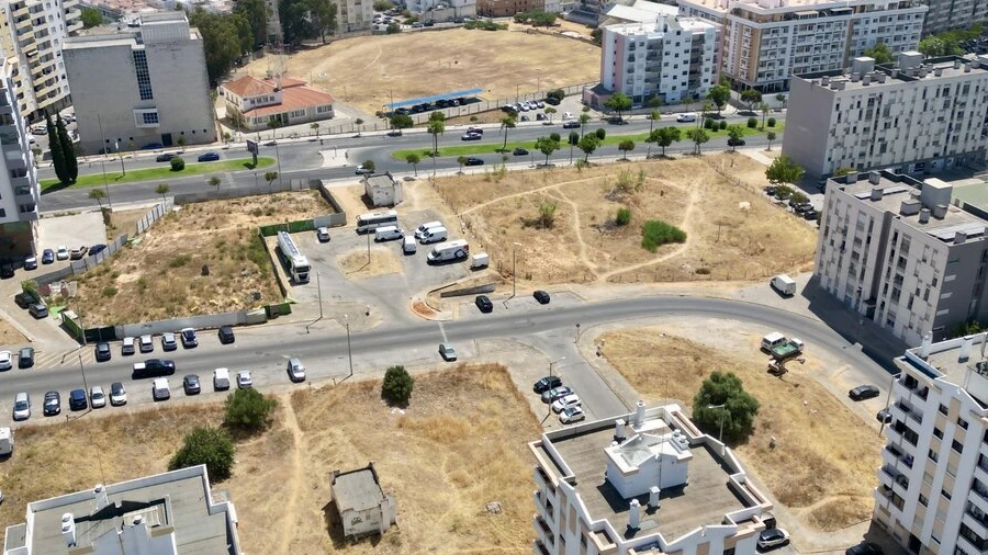 Terreno para Venda em Faro (Sé e São Pedro)