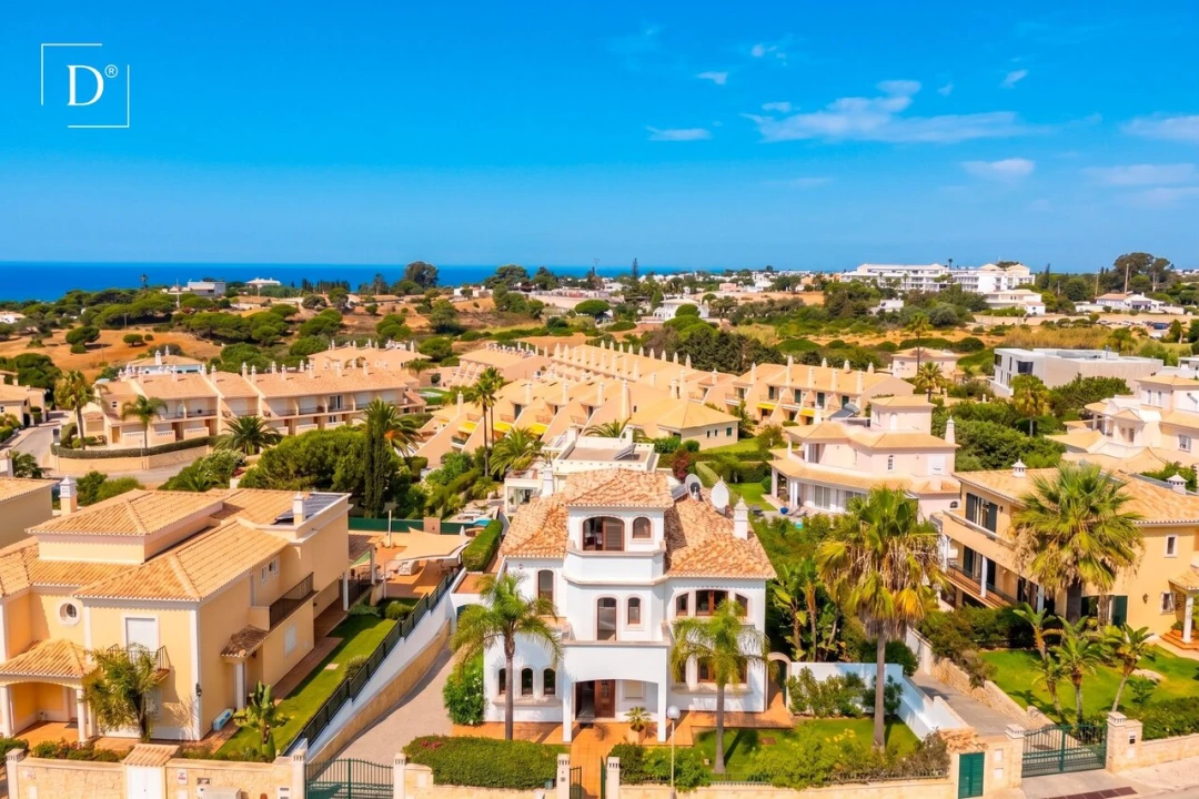 Moradia T4 para Venda em Albufeira e Olhos de Água Foto 23