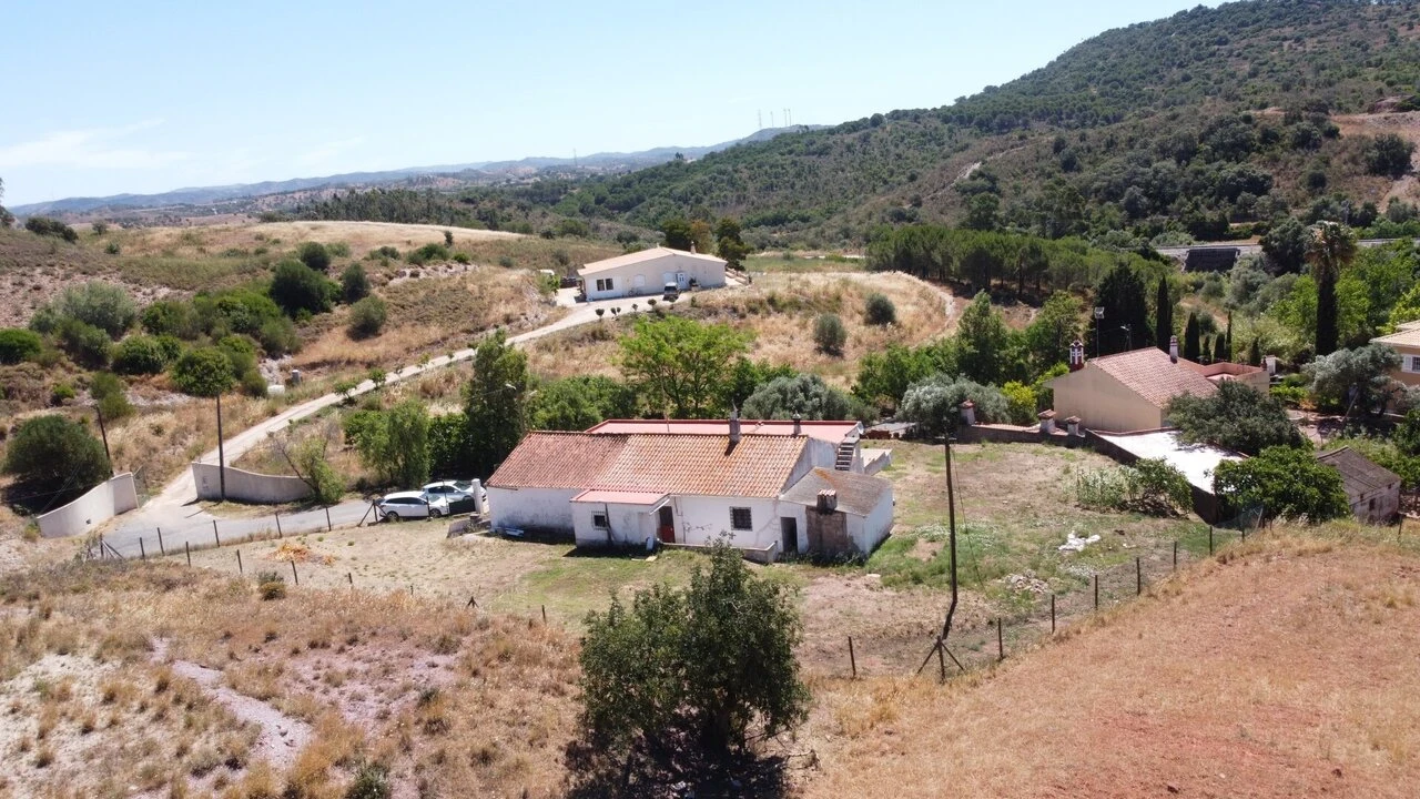 Moradia T2 para Venda em São Bartolomeu de Messines Foto 16