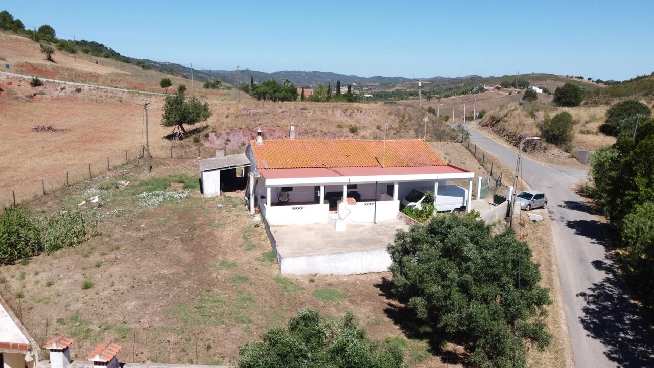 Moradia T2 para Venda em São Bartolomeu de Messines Foto 23