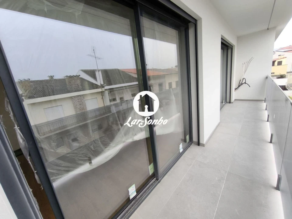 Apartamento T4 para Venda em Arcozelo Foto 3