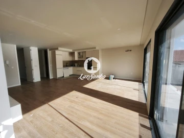 Apartamento T4 para Venda em Arcozelo