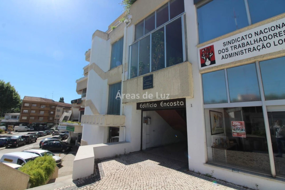 Loja para Arrendamento em Leiria, Pousos, Barreira e Cortes Foto 1