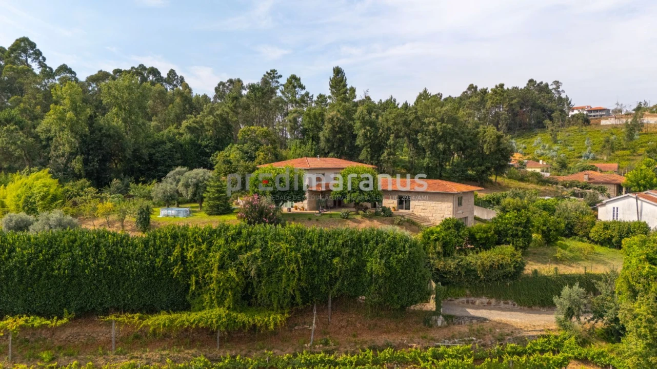 Moradia T7 para Venda em Telões Foto 1