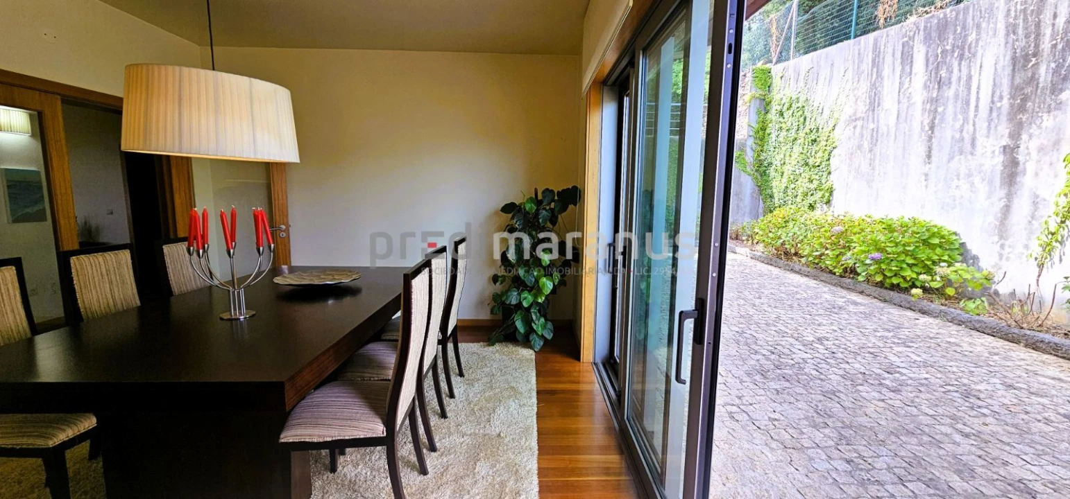 Moradia T7 para Venda em Telões Foto 7