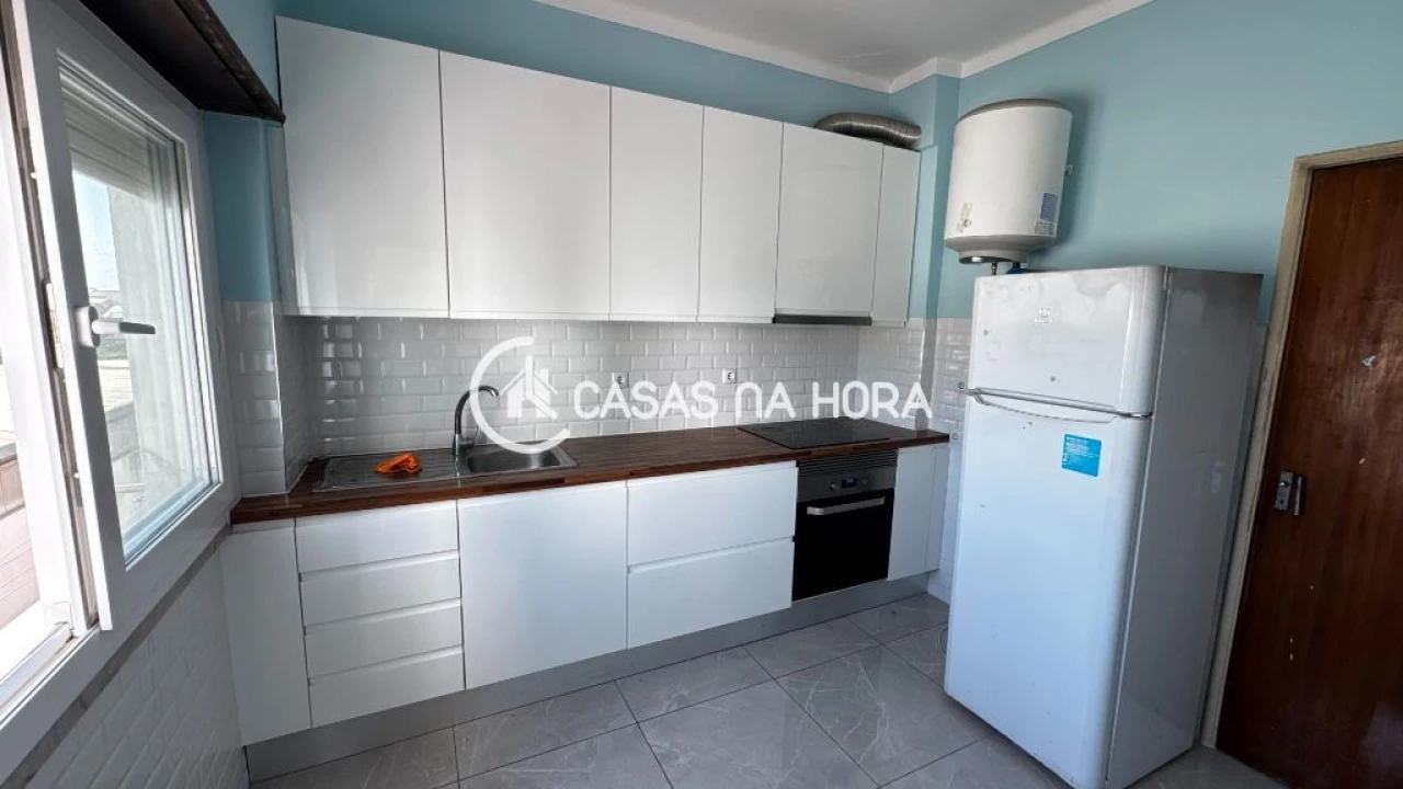 Apartamento T3 para Venda em Laranjeiro e Feijó Foto 1