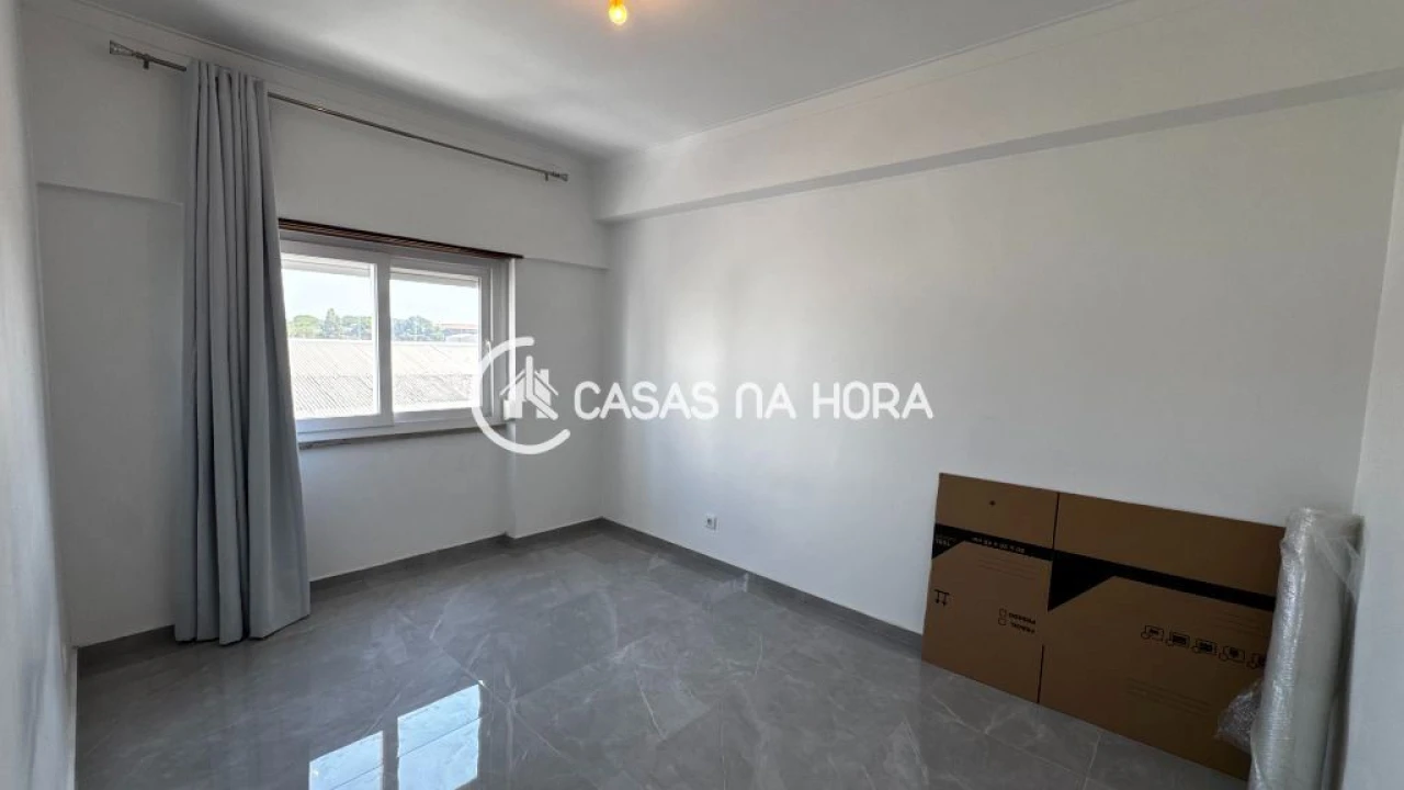 Apartamento T3 para Venda em Laranjeiro e Feijó Foto 5