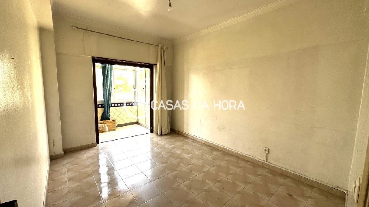 Apartamento T3 para Venda em Laranjeiro e Feijó Foto 8