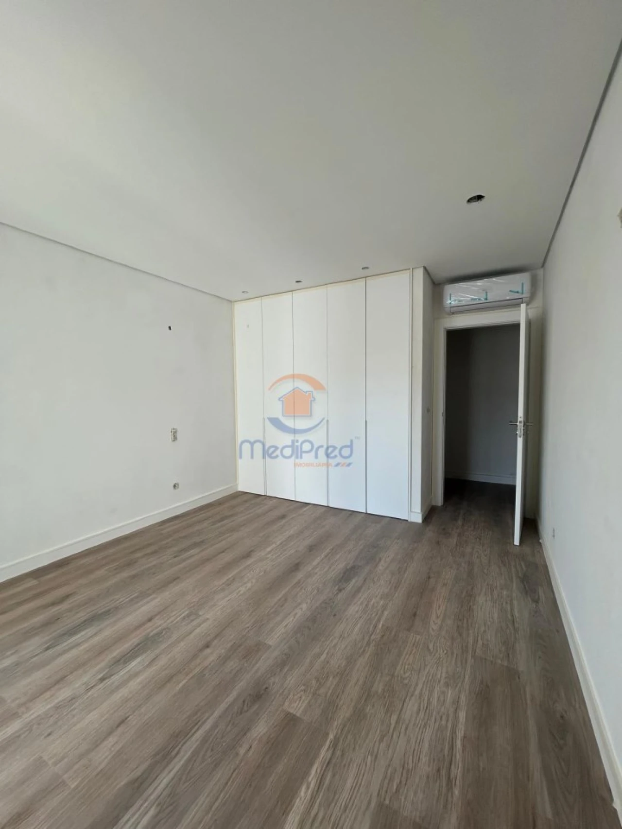 Apartamento T2 para Venda em Ramada e Caneças Foto 11
