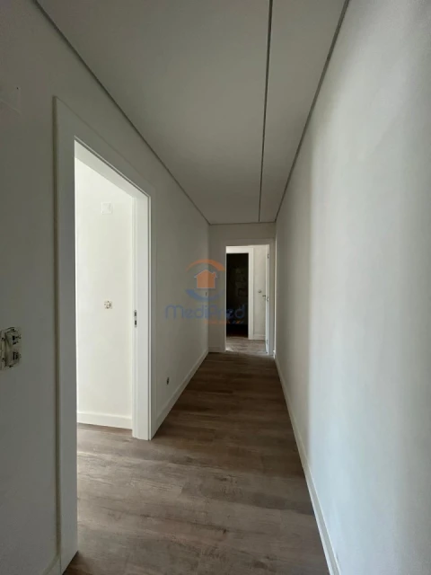 Apartamento T2 para Venda em Ramada e Caneças