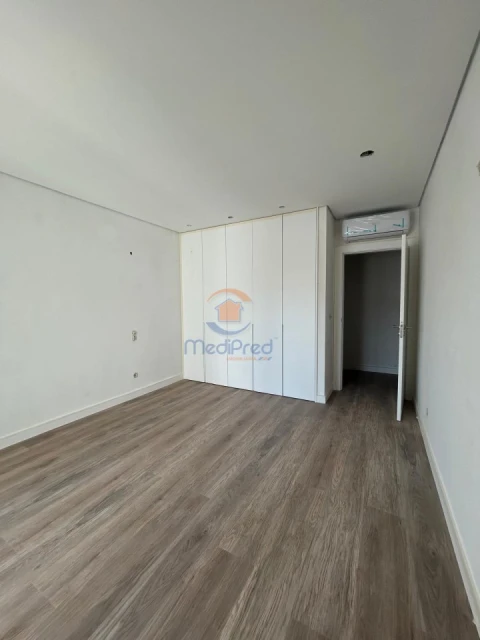 Apartamento T2 para Venda em Ramada e Caneças