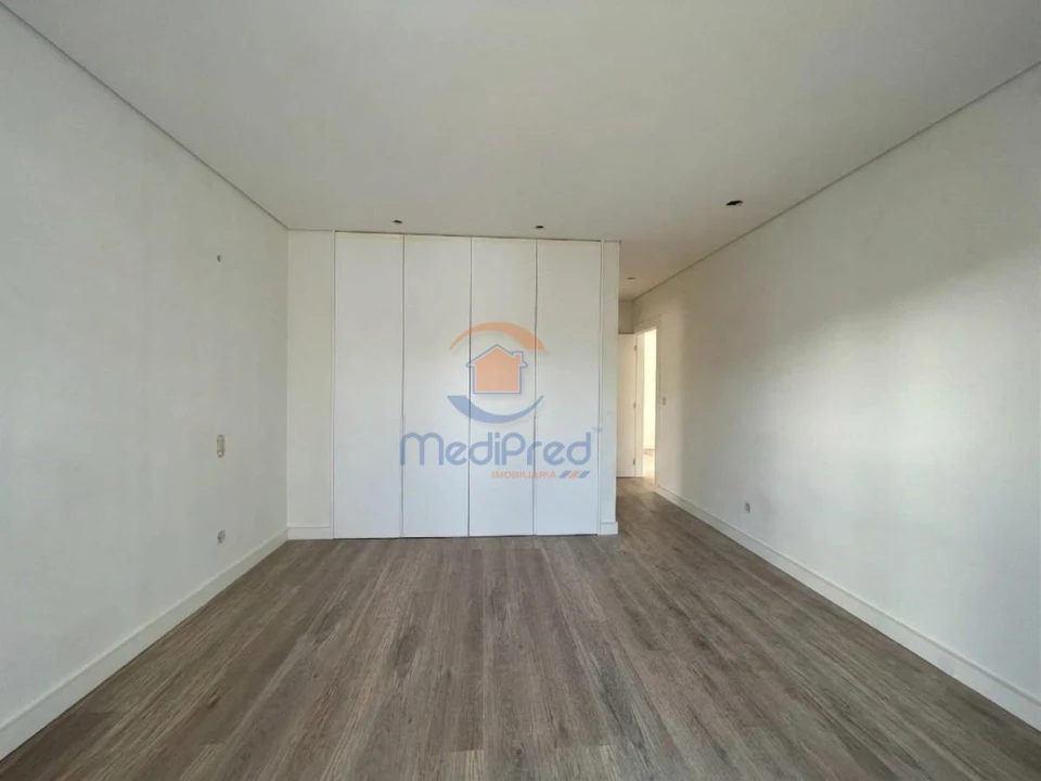 Apartamento T2 para Venda em Ramada e Caneças Foto 6