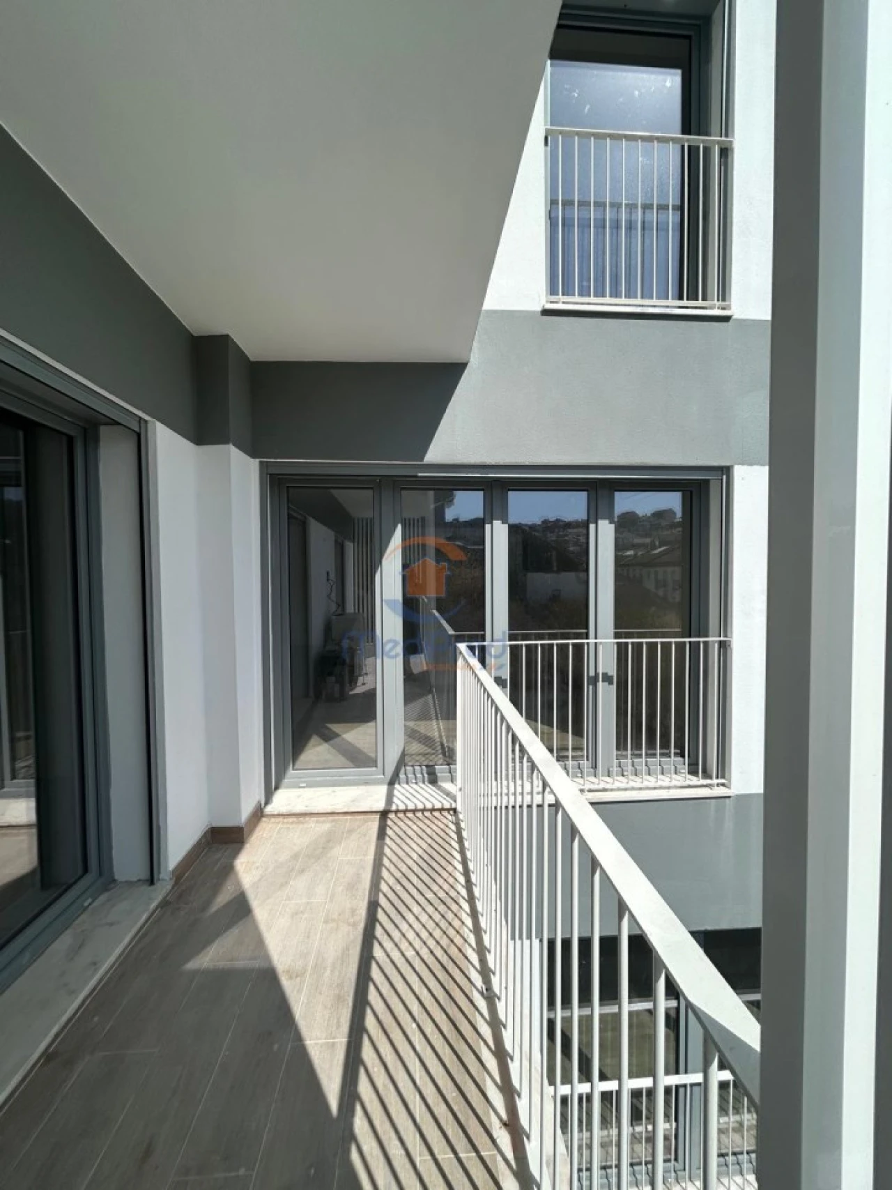 Apartamento T2 para Venda em Ramada e Caneças Foto 11