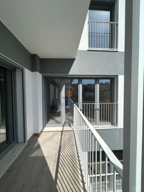 Apartamento T2 para Venda em Ramada e Caneças