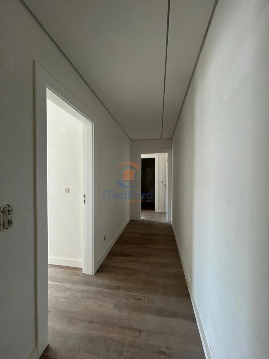 Apartamento T2 para Venda em Ramada e Caneças Foto 5
