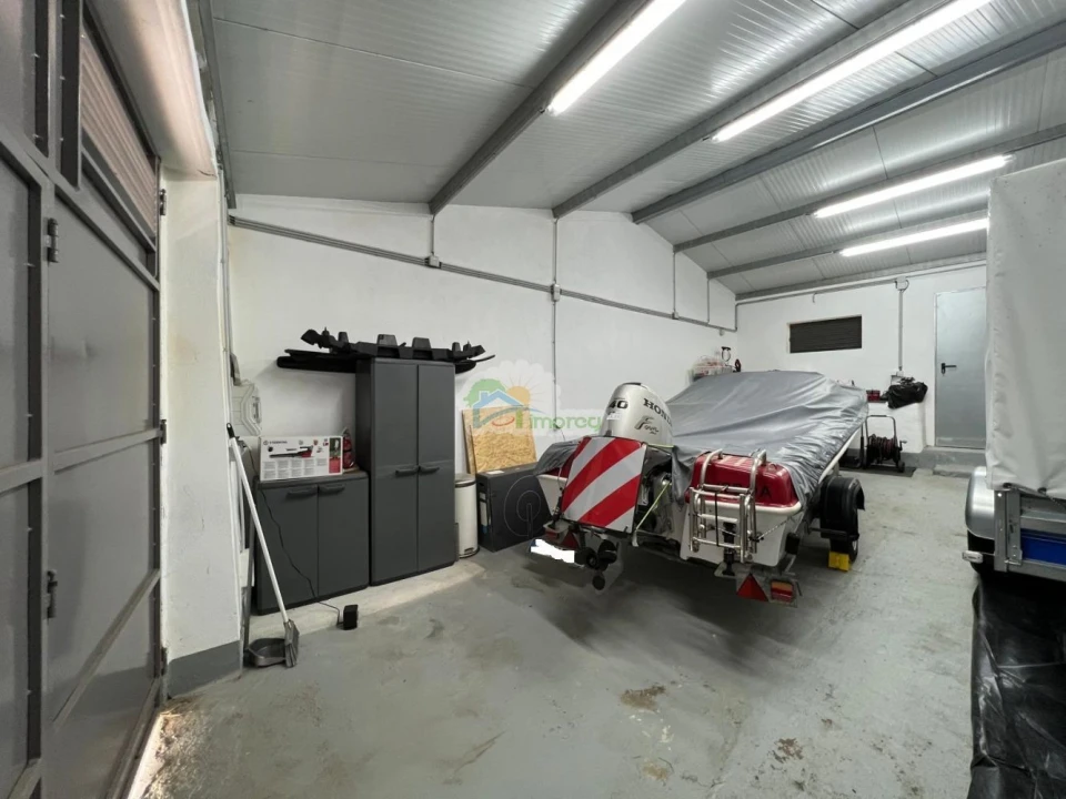 Garagem para Venda em Campo e Campinho Foto 1